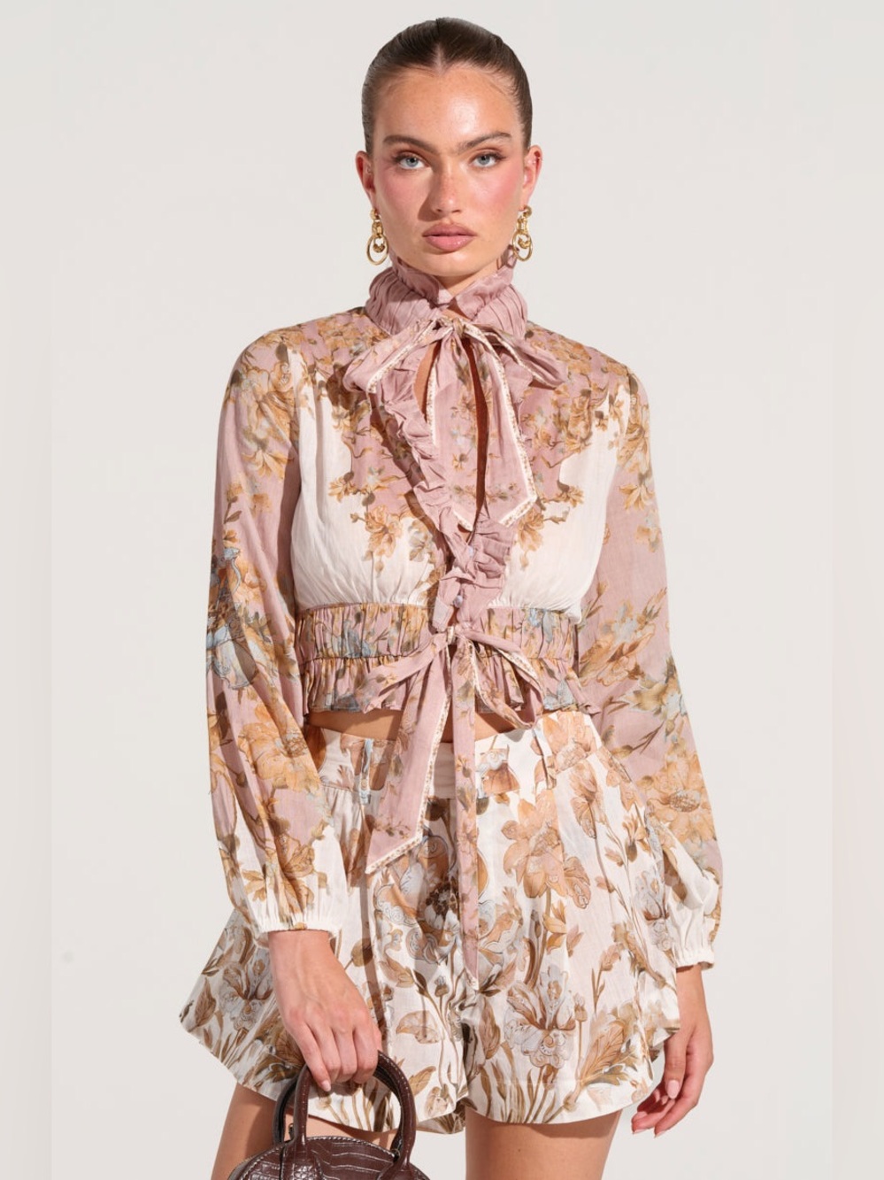 AKIRA Cream and Tan Floral Tie-Front SET
Top & Shorts NWOT